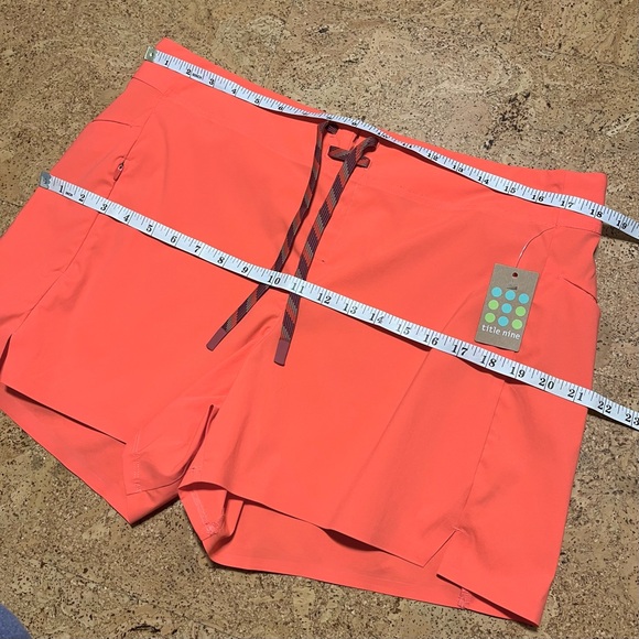 Title Nine Incrediboardie Swim Shorts 4” In Clementine NWT Sz 14 - Picture 14 of 16